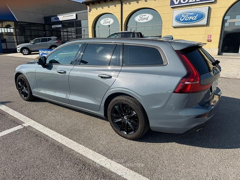 Usata Volvo V60 Business Edition 197 CV (144 kW) 2021 Grigio Station wagon