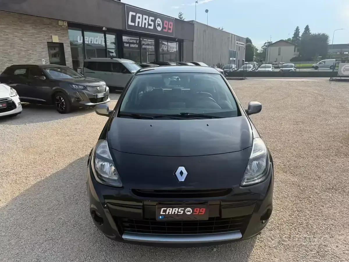 Usata Renault Clio II Dynamique 75 CV (55 kW) 2010 Nero Berlina