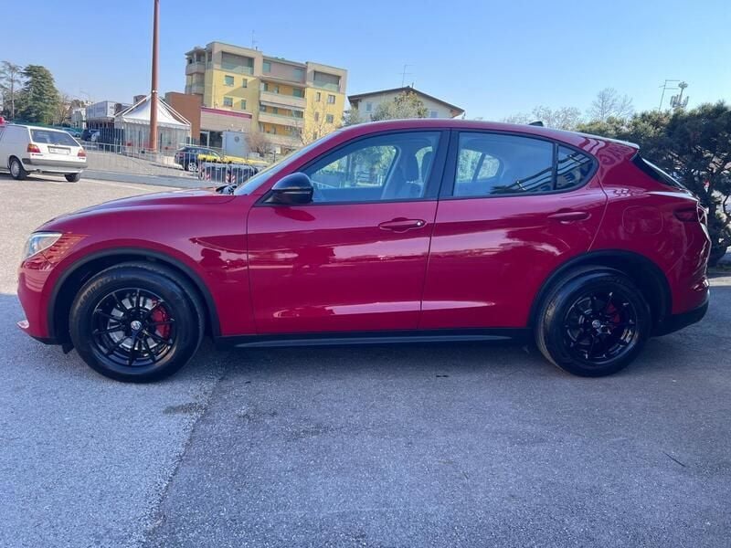 Usata Alfa Romeo Stelvio Tech Edition 160 CV (117 kW) 2019 Rosso SUV