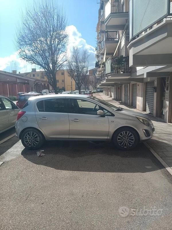 Usata Opel Corsa 95 CV (69 kW) 2014 Utilitaria