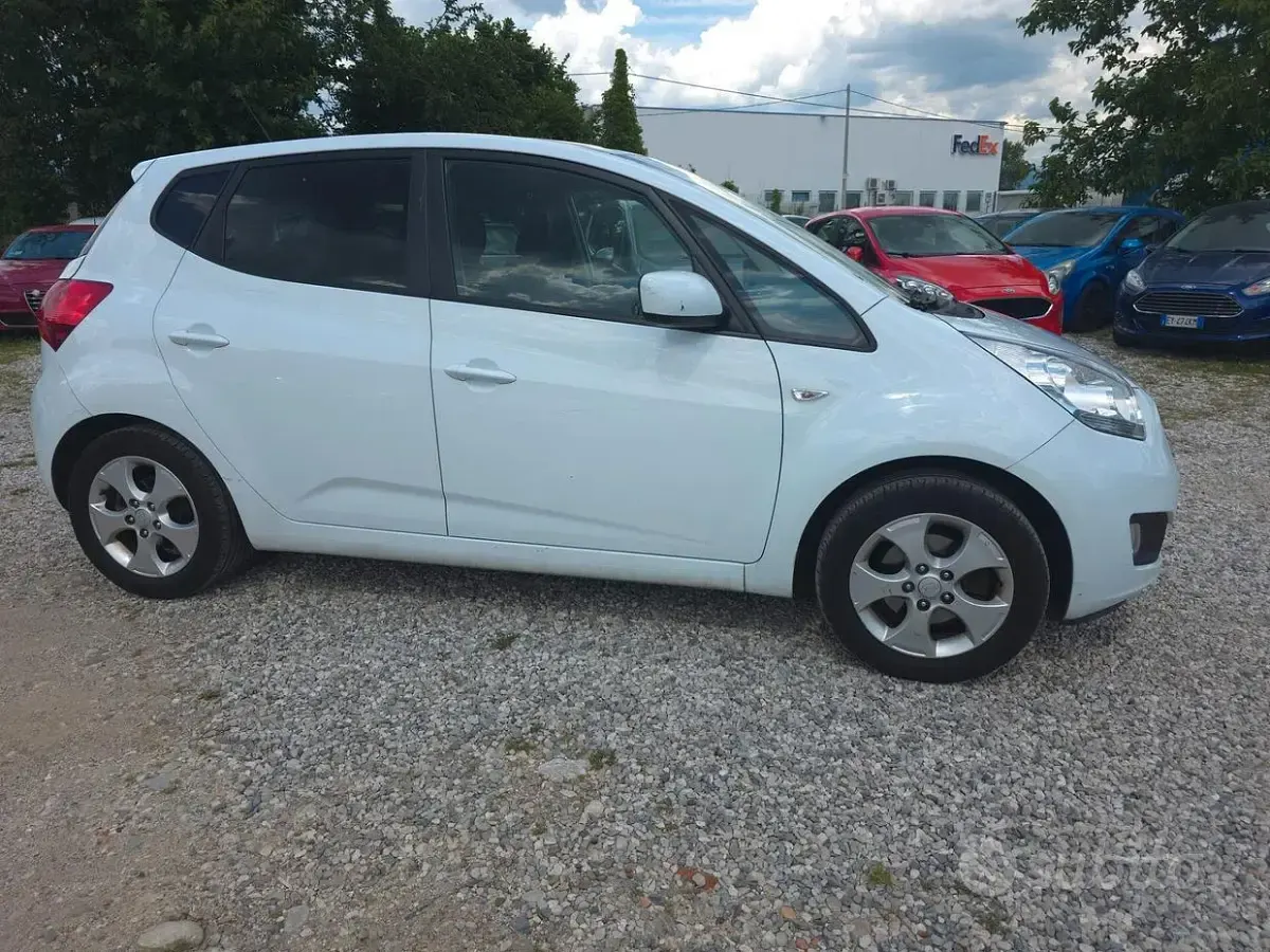 Usata Kia Venga 90 CV (66 kW) 2014 Bianco Utilitaria