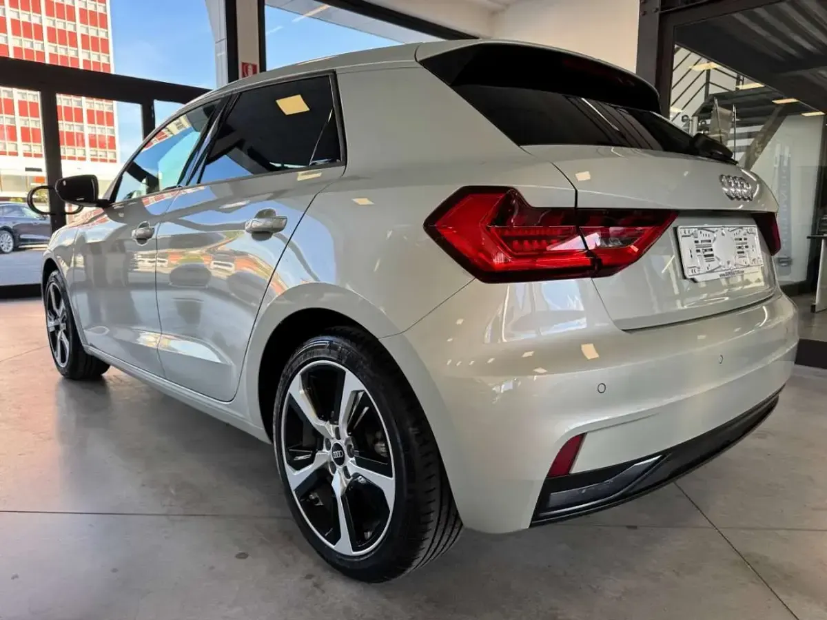 Usata Audi A1 Advanced Plus 116 CV (85 kW) 2025 Argento cavo metallizzato SUV