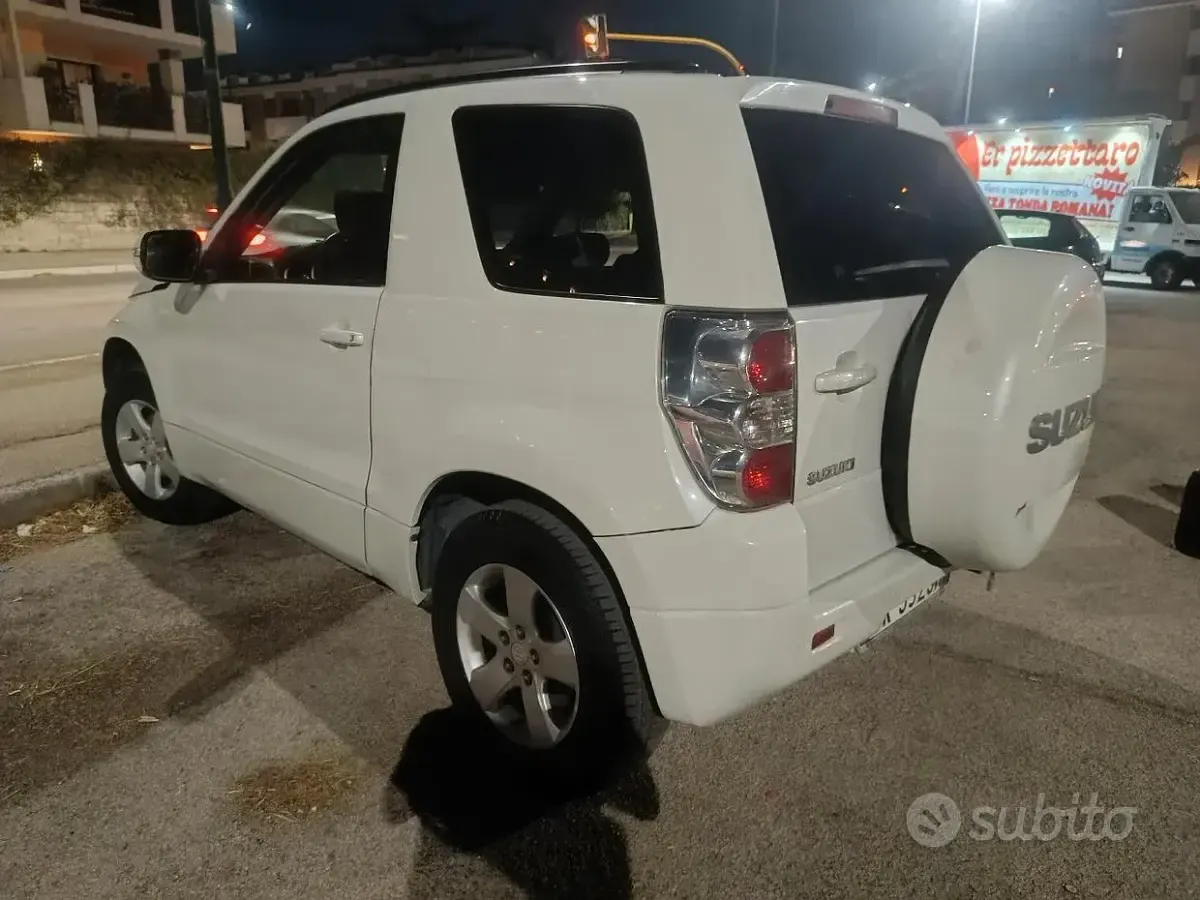 Usata Suzuki Vitara 106 CV (77 kW) 2011 SUV