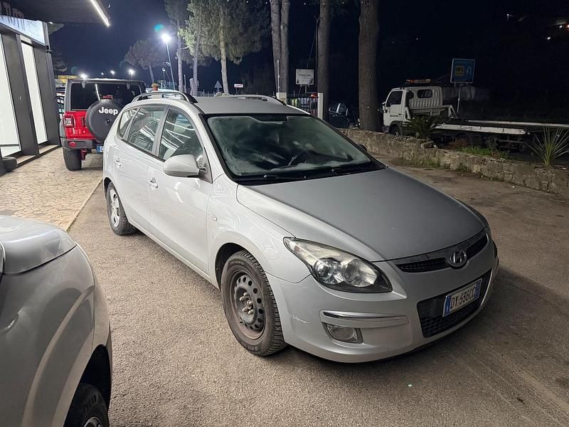Usata Hyundai i30 Active 108 CV (79 kW) 2010 Argento Station wagon