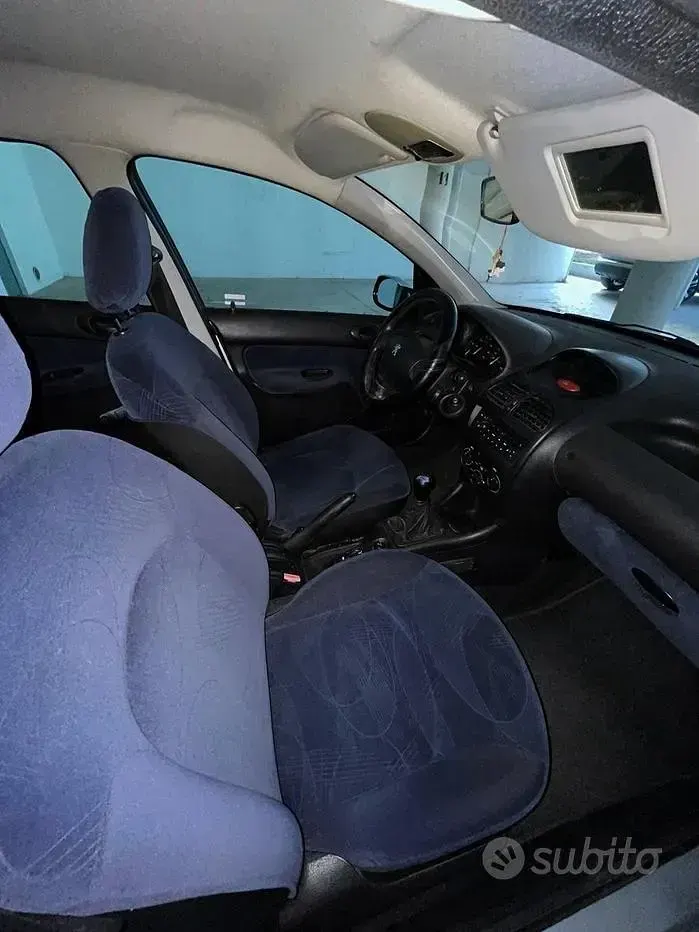 Usata Peugeot 206 60 CV (44 kW) 2002 Grigio Berlina