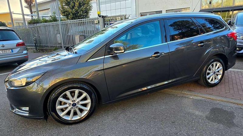 Usata Ford Focus Titanium X 120 CV (88 kW) 2015 Grigio Station wagon