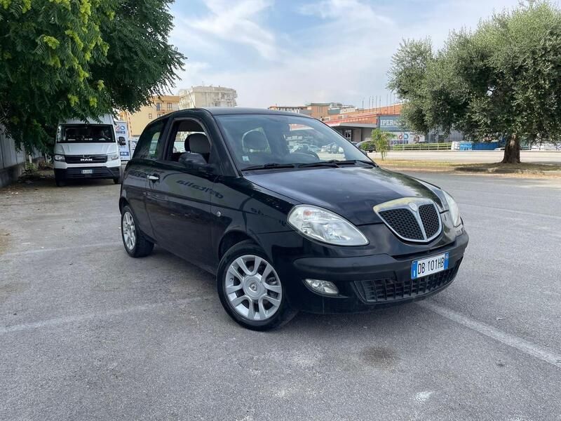 Nero Usata 2006 Lancia Ypsilon Due volumi | 1599 € (Ottimo prezzo) - Immagine 1/4