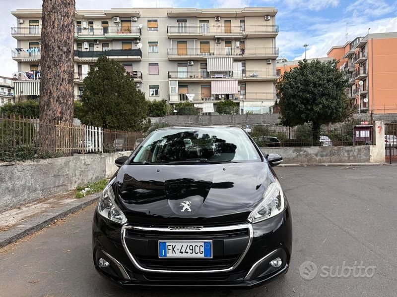 Usata Peugeot 208 Allure 75 CV (55 kW) 2017 Nero Utilitaria