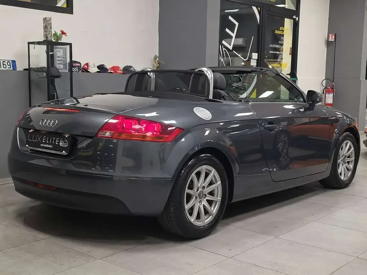 Usata Audi TT Roadster Ambiente 200 CV (147 kW) 2008 Dolphin grey Cabrio