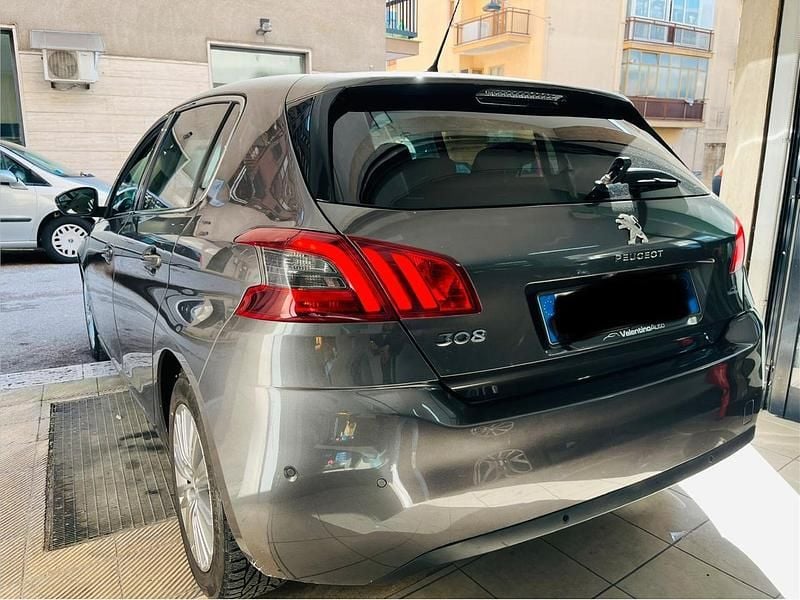 Usata Peugeot 308 130 CV (95 kW) 2018 Grigio Berlina