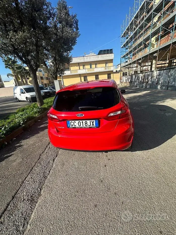Usata Ford Fiesta 86 CV (63 kW) 2020 Rosso Utilitaria