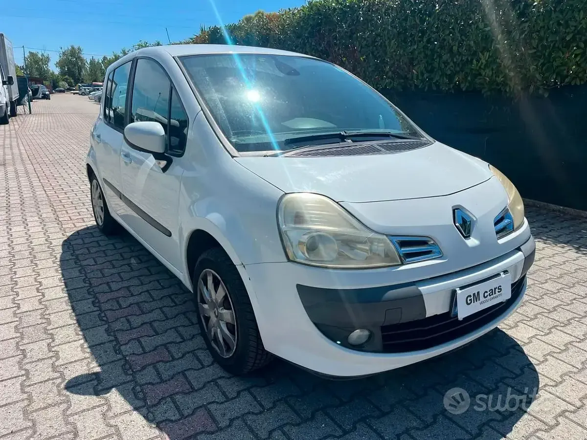 Usata Renault Modus 88 CV (64 kW) 2012 Bianco Monovolume