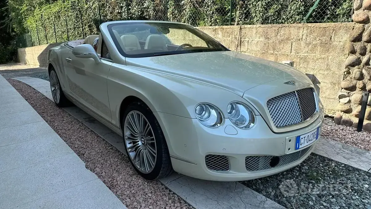 Usata Bentley Continental GT Convertible Mulliner 610 CV (448 kW) 2011 Bianco Cabrio