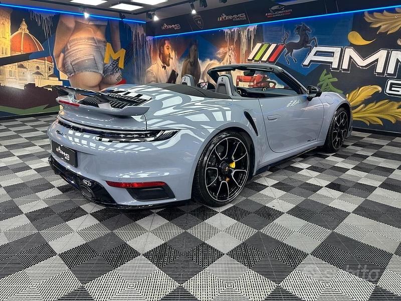 Usata Porsche 911 Turbo S Cabriolet 650 CV (478 kW) 2023 Gray Cabrio