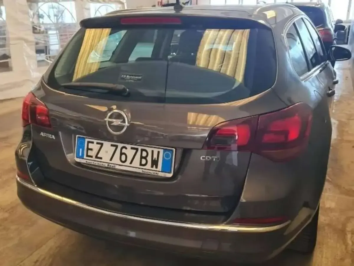 Usata Opel Astra Cosmo 110 CV (80 kW) 2015 Grigio nero Station wagon
