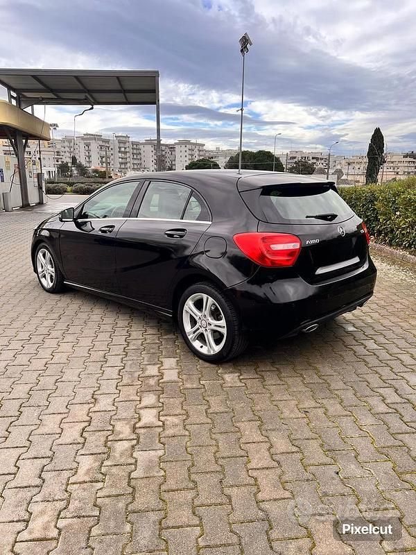 Usata Mercedes A180 109 CV (80 kW) 2013 Nero Berlina