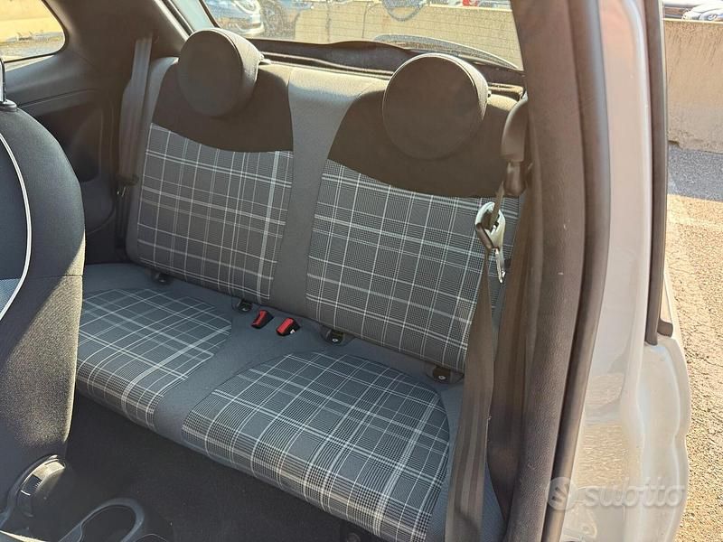 Begagnad Fiat 500 Lounge 71 HK (52 kW) 2020 Vit Sedan