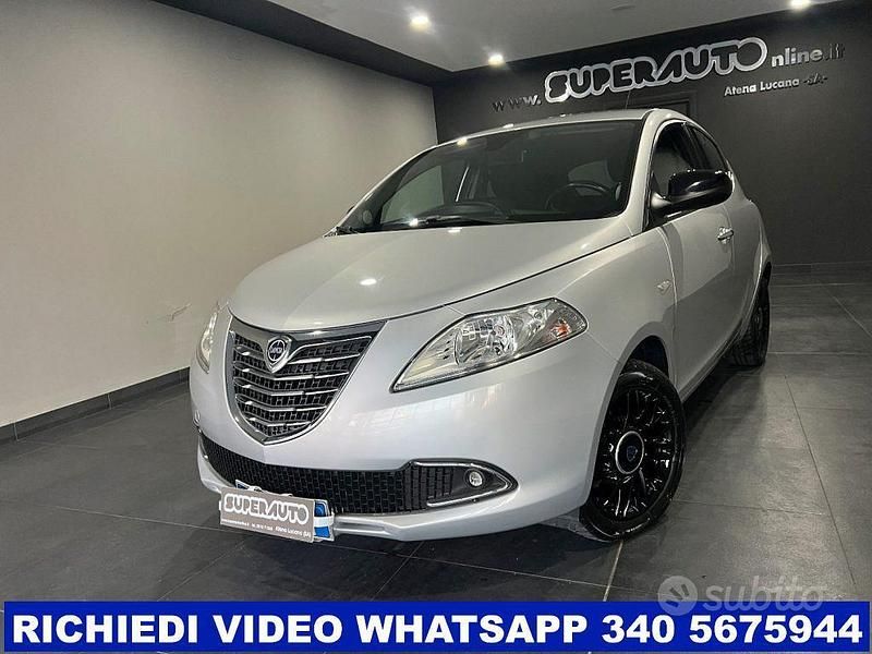 Usata Lancia Ypsilon Platinum 69 CV (50 kW) 2014 Argento Utilitaria