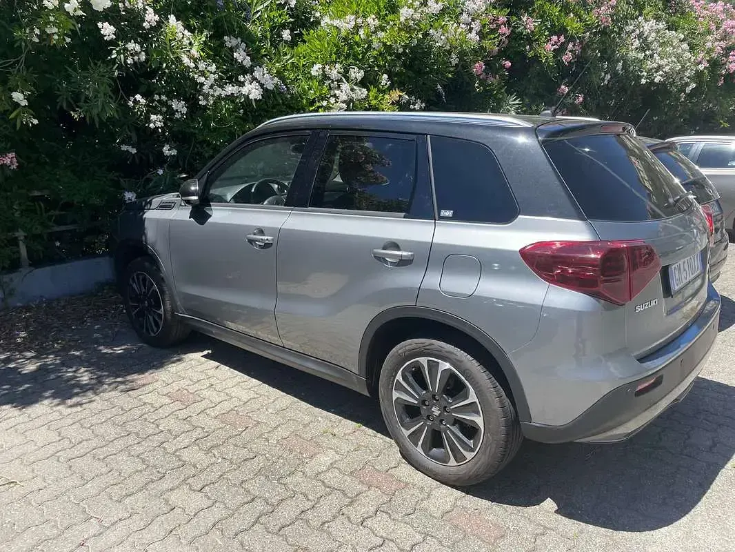 Usata Suzuki Vitara 129 CV (94 kW) 2023 Grigio SUV