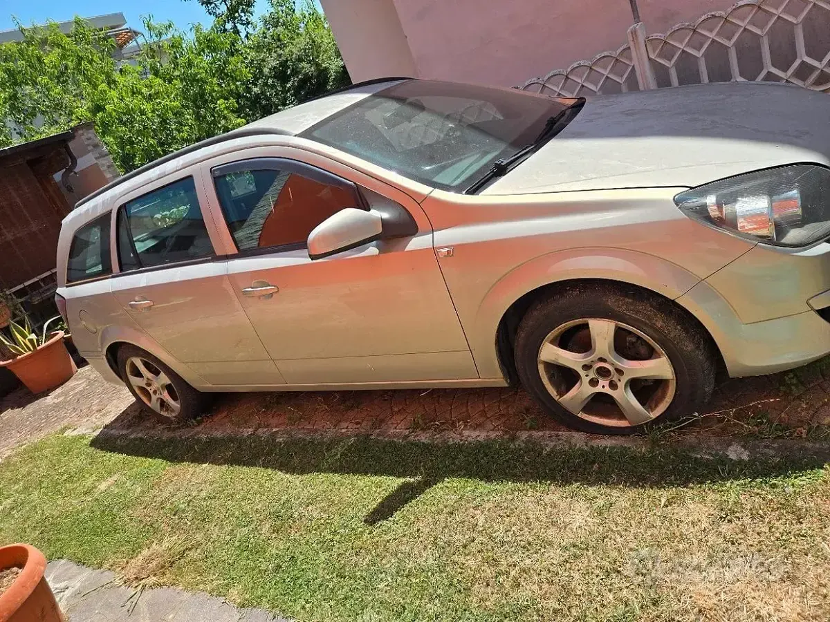 Usata Opel Astra 101 CV (74 kW) 2005 Grigio Station wagon