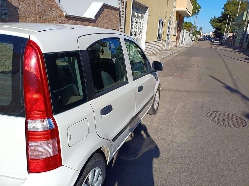 Usata Fiat Panda Emotion 60 CV (44 kW) 2010 Bianco Utilitaria