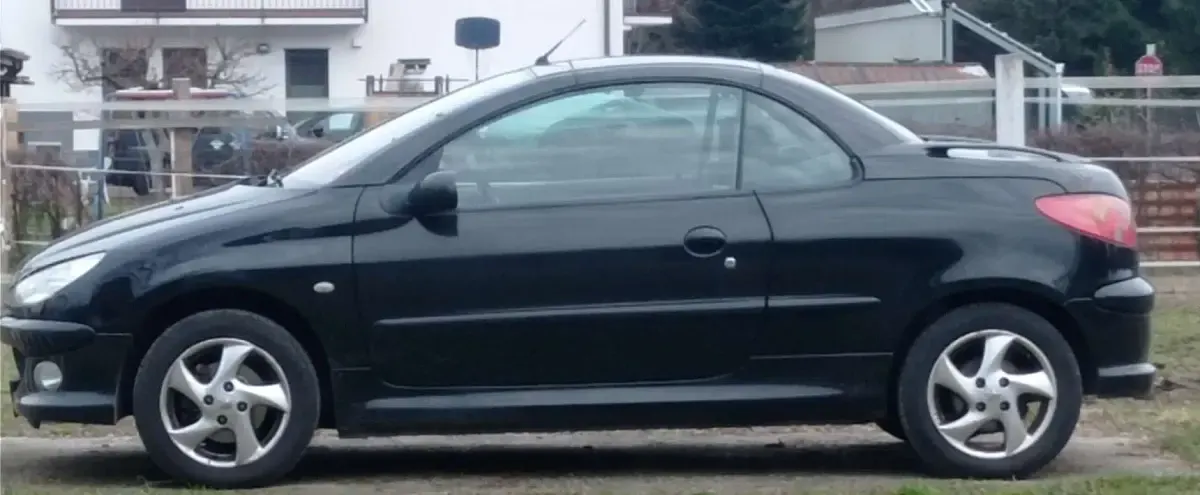 Usata Peugeot 206 CC 109 CV (80 kW) 2004 Nero Cabrio
