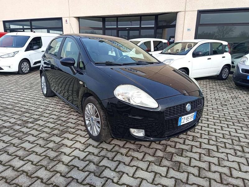 Usata Fiat Grande Punto Dynamic 90 CV (66 kW) 2005 Nero Utilitaria