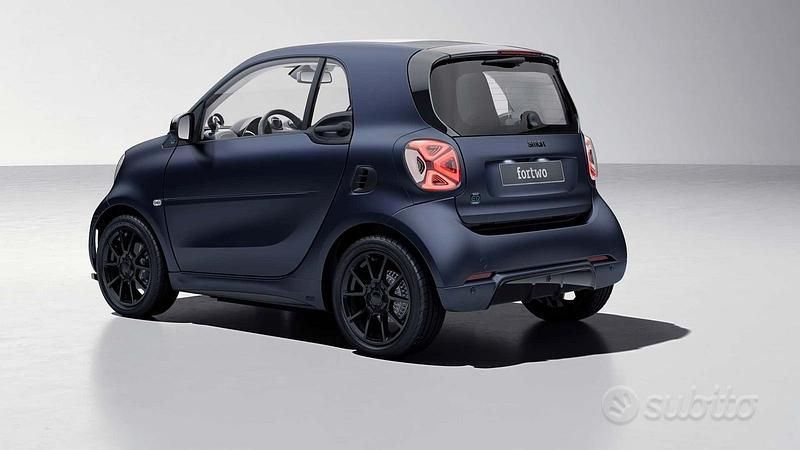 Blu Usata 2021 Smart ForTwo Coupé Utilitaria | 15.900 € - Immagine 1/4