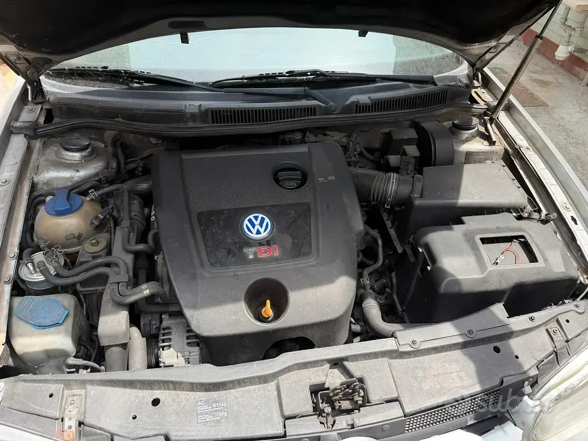Usata VW Golf IV 130 CV (95 kW) 2003 Grigio Berlina