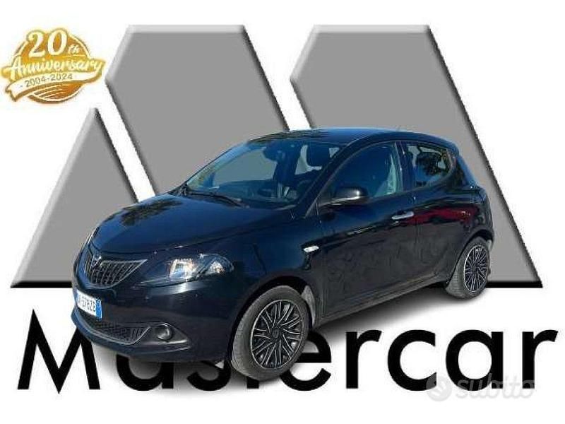 Usata Lancia Ypsilon Gold 69 CV (50 kW) 2022 Nero Utilitaria
