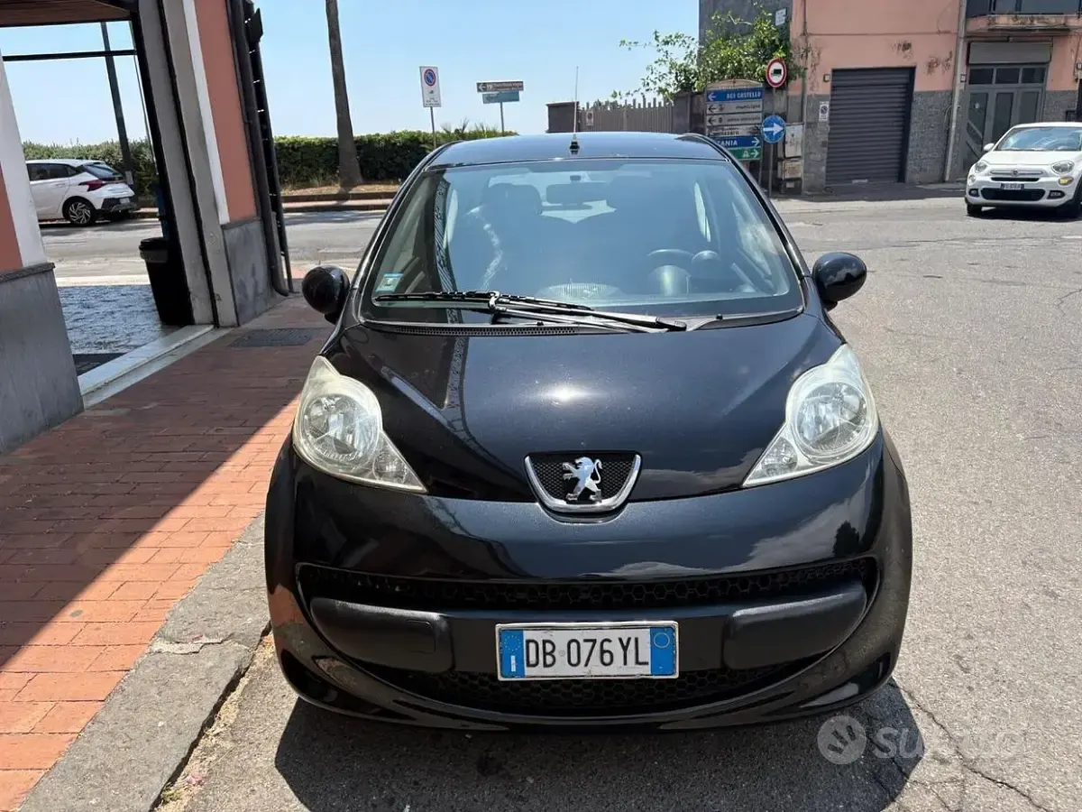 Usata Peugeot 107 68 CV (50 kW) 2006 Nero Utilitaria
