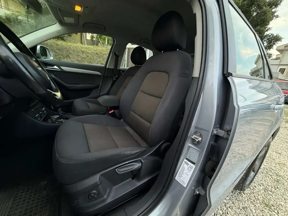 Usata Audi Q3 Advanced 140 CV (102 kW) 2015 Argento SUV