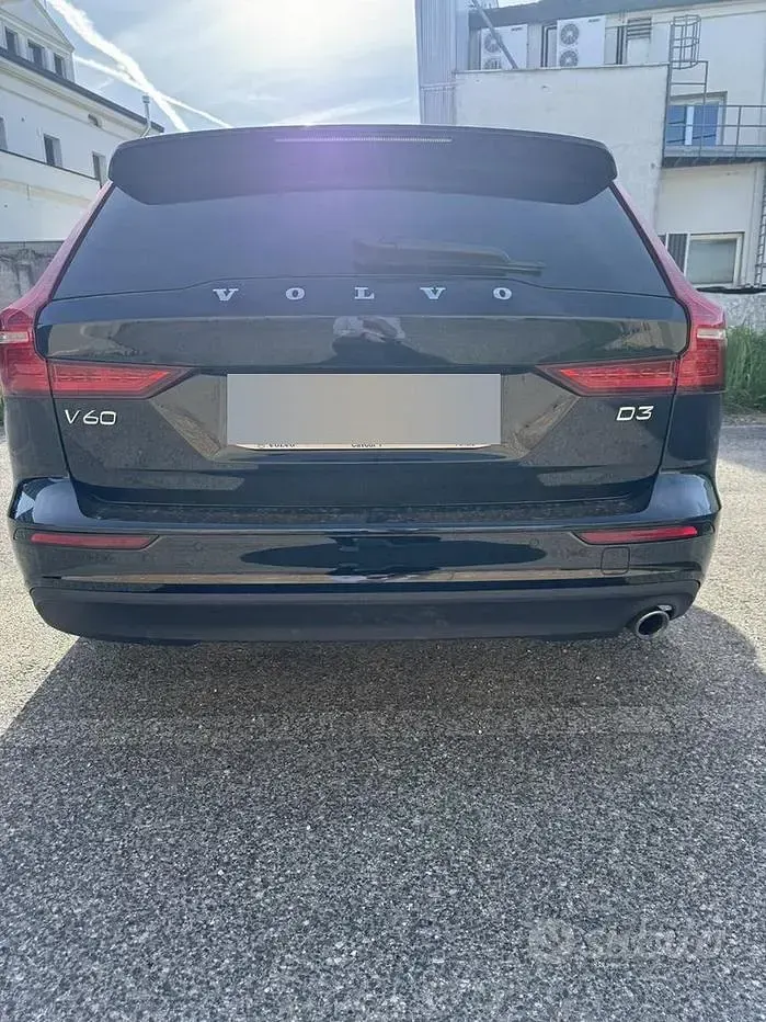 Usata Volvo V60 Business Edition 150 CV (110 kW) 2019 Nero Station wagon