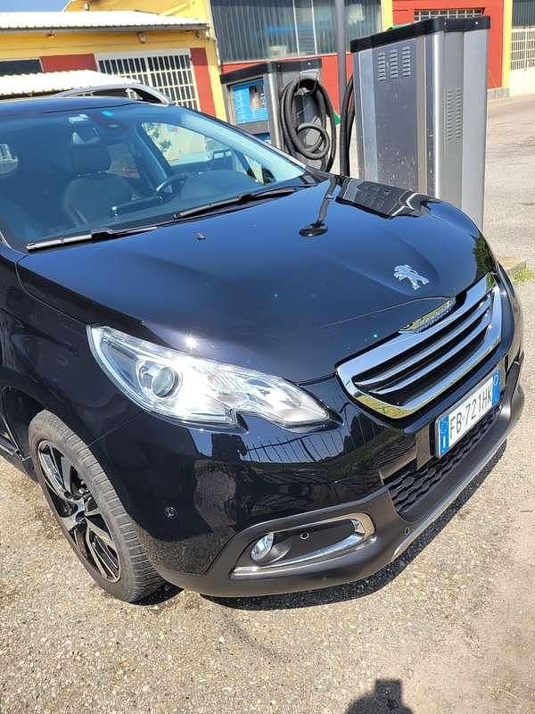 Usata Peugeot 2008 120 CV (88 kW) 2015 Nero SUV