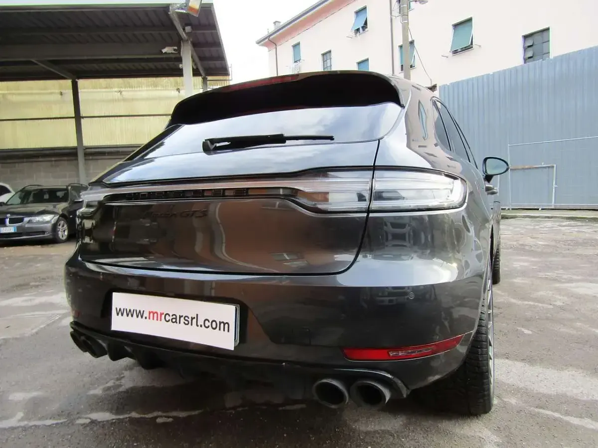 Usata Porsche Macan 381 CV (280 kW) 2021 Grigio vulcano metallizzato SUV