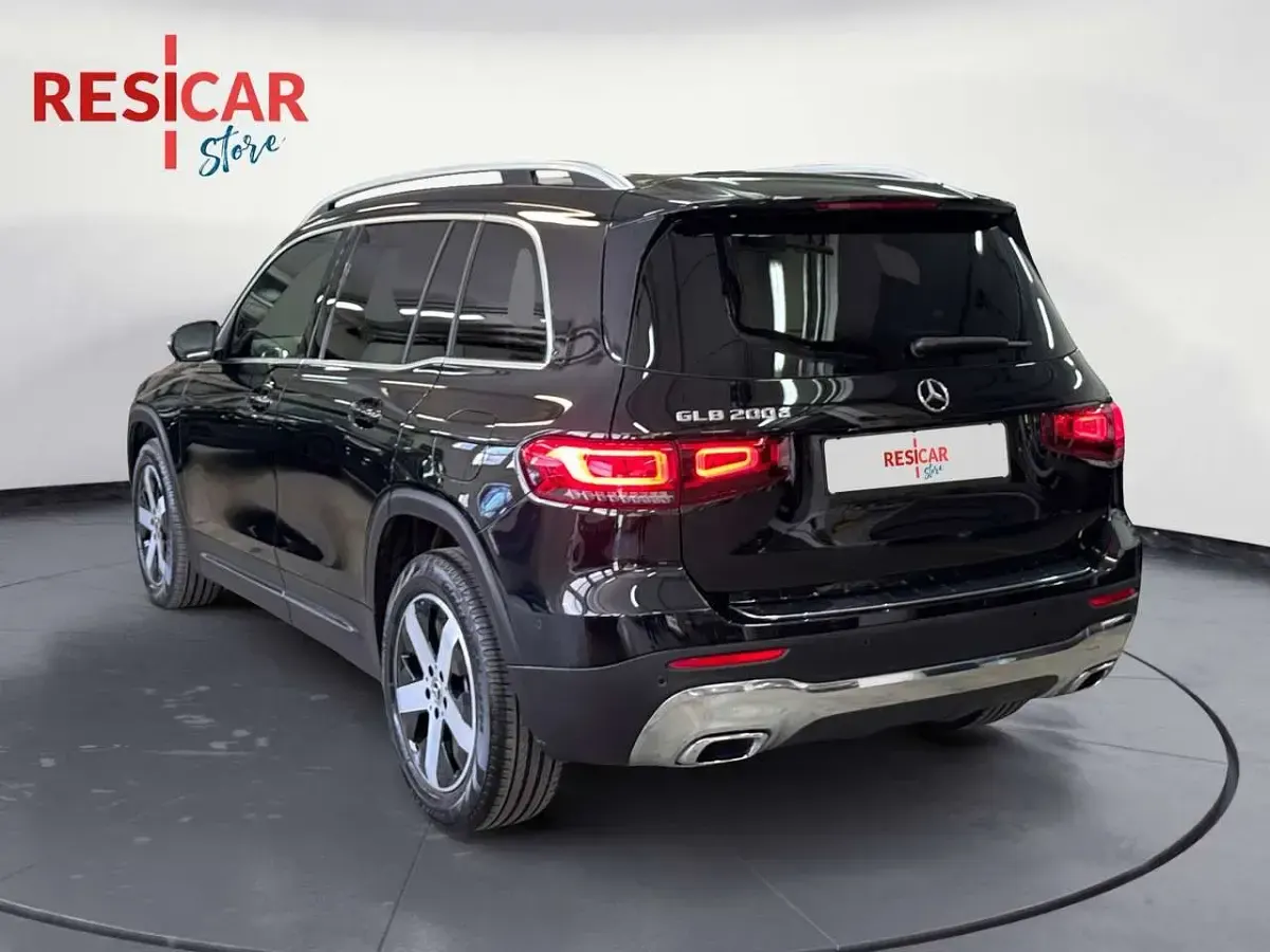Usata Mercedes GLB200 150 CV (110 kW) 2021 Nero SUV