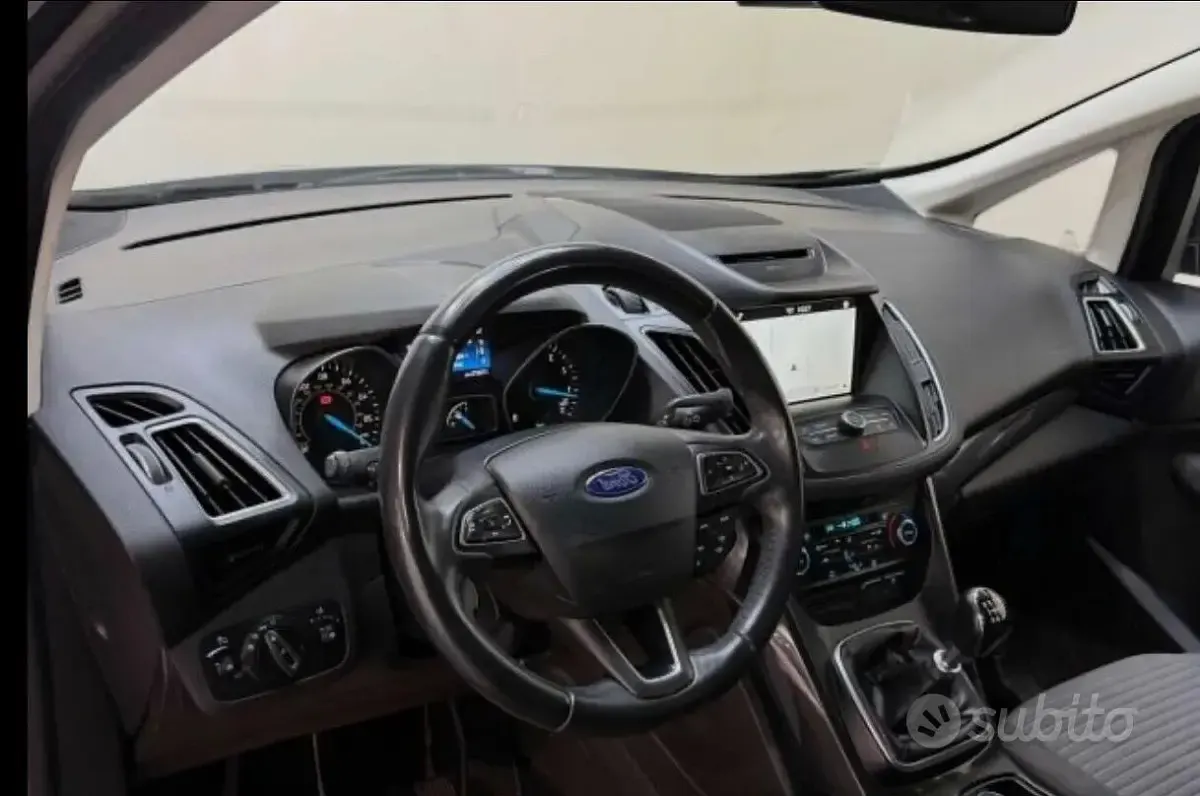 Käytetty Ford C-MAX Titanium 125 HP (91 kW) 2016 Harmaa Tila-auto