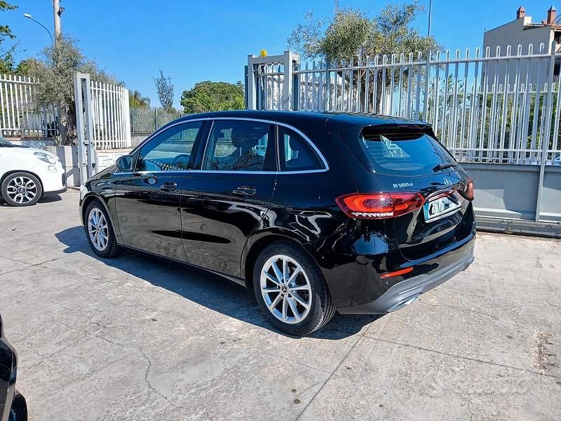 Usata Mercedes B180 Advanced Plus 115 CV (84 kW) 2019 Nero Monovolume