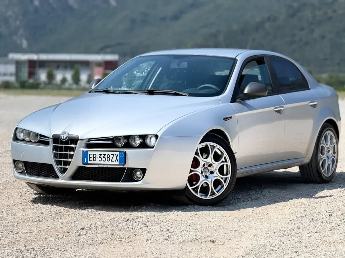 Usata Alfa Romeo 159 150 CV (110 kW) 2010 Argento Berlina
