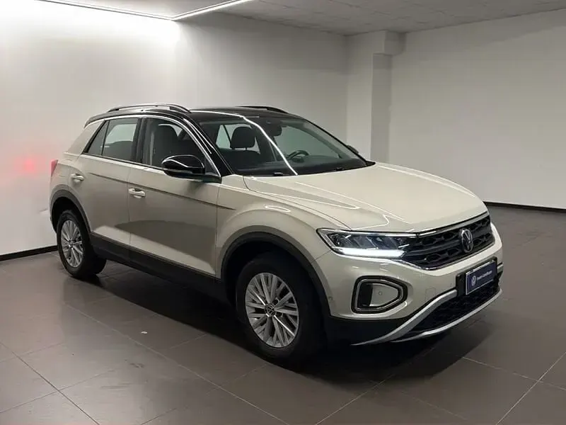 Usata VW T-Roc Life 110 CV (80 kW) 2023 Grigio SUV