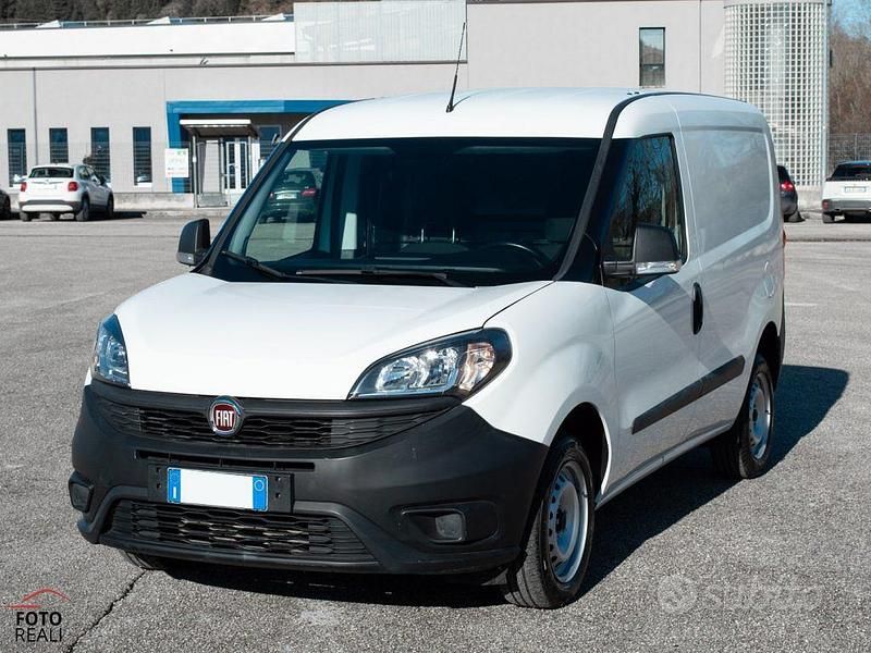 Usata Fiat Doblò Business 95 CV (69 kW) 2021 Bianco Monovolume