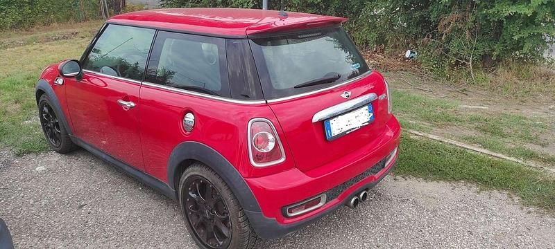 Usata Mini Cooper S 184 CV (135 kW) 2011 Rosso Utilitaria
