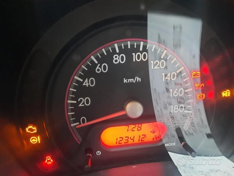 Usata 2011 Suzuki Alto Due volumi | 3000 € (Ottimo prezzo) - Immagine 1/3