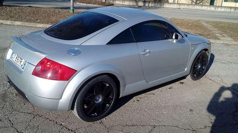 Usata Audi TT Ambiente 190 CV (139 kW) 2005 Argento Coupé