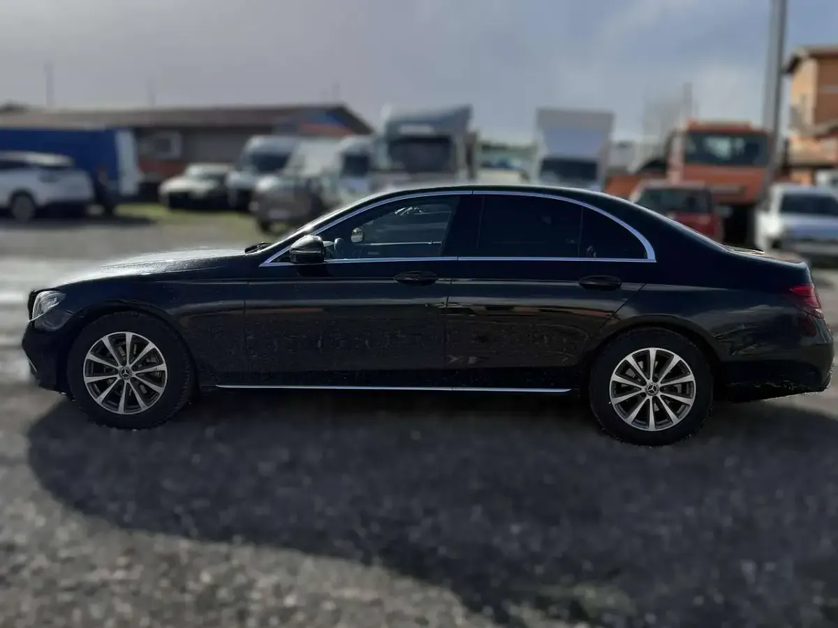 Usata Mercedes E200 Exclusive 160 CV (117 kW) 2019 Nero Berlina