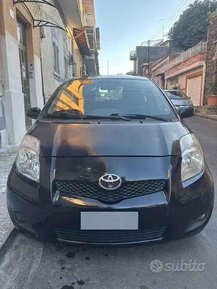 Begagnad Toyota Yaris 100 HK (73 kW) 2010 Halvkombi