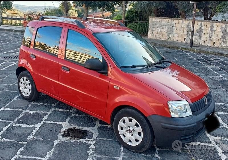 Usata Fiat Panda 70 CV (51 kW) 2010 Rosso Utilitaria