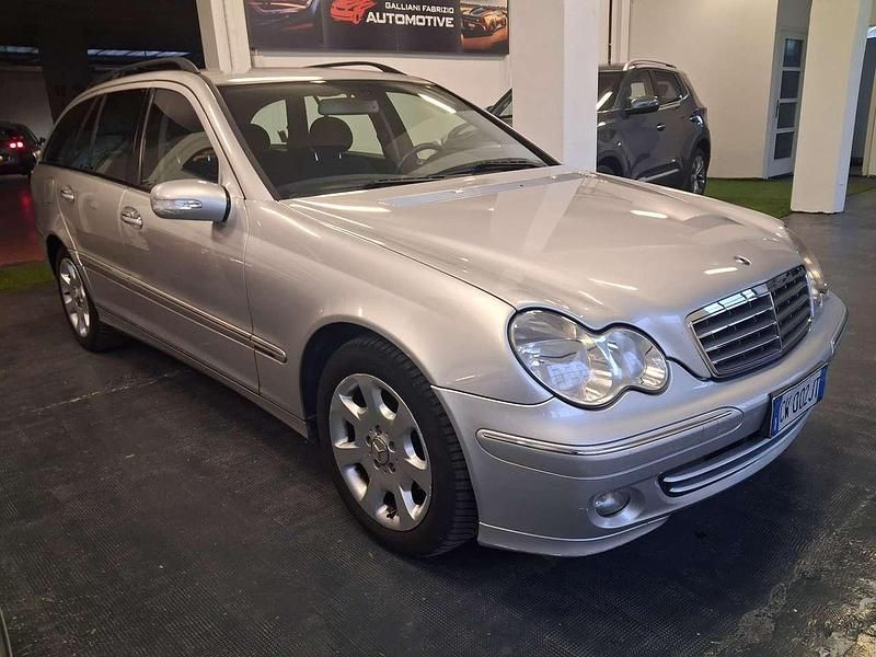 Usata Mercedes C220 Elegance 150 CV (110 kW) 2005 Argento Station wagon
