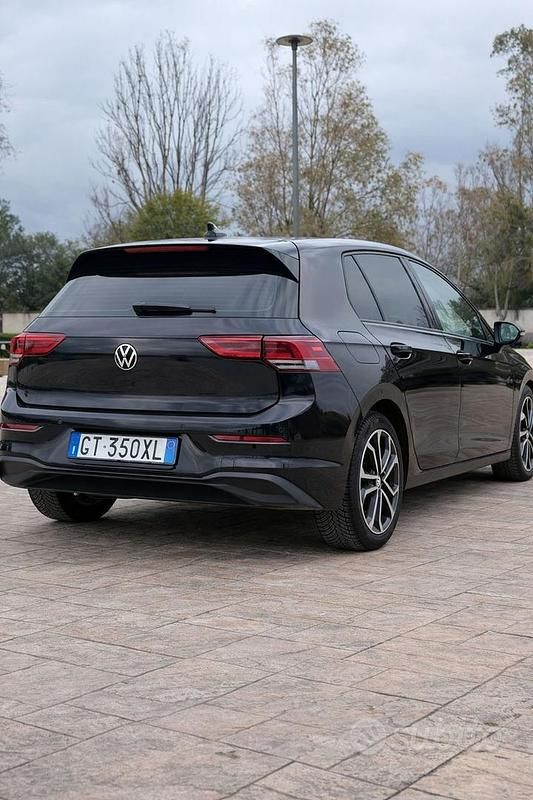 Usata VW Golf VIII 150 CV (110 kW) 2024 Nero Berlina