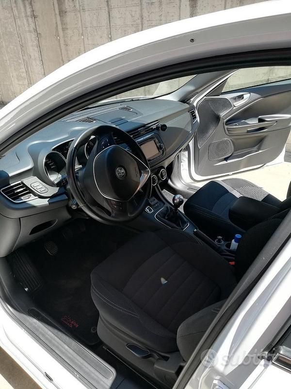Usata Alfa Romeo Giulietta 2016 Bianco Berlina